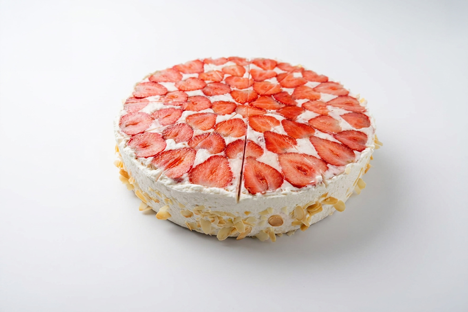 Erdbeersahnetorte ganz